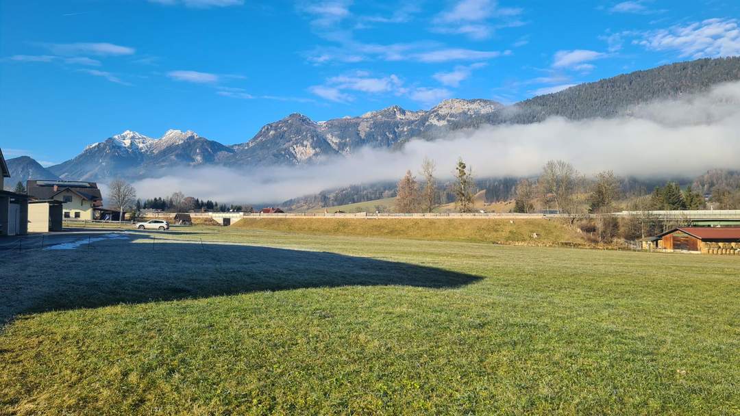 Nr. 2 von 6: Erschlossenes Baugrundstück in sonniger Lage! Spitzenpreis!