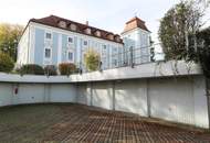 Wohnen im Schloss - 4 Zi. Wohnung mit historischem Flair in ansprechender Lage!