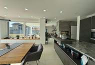 >>> KAUFANBOTE LIEGEN VOR !!! <<< Moderne Einfamilienvilla mit Poolanlage