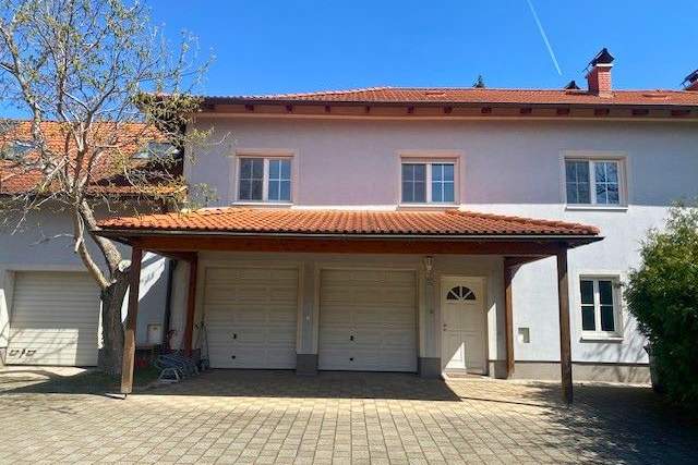Mehrfamilienhaus in Wiener Neustadt- viel Platz für Generationen!, Haus-kauf, 890.000,€, 2700 Wiener Neustadt(Stadt)