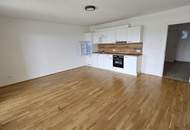 AKTION! 2 MONATE MIETFREI! GROSSE 2 ZIMMERWOHNUNG MIT LOGGIA!