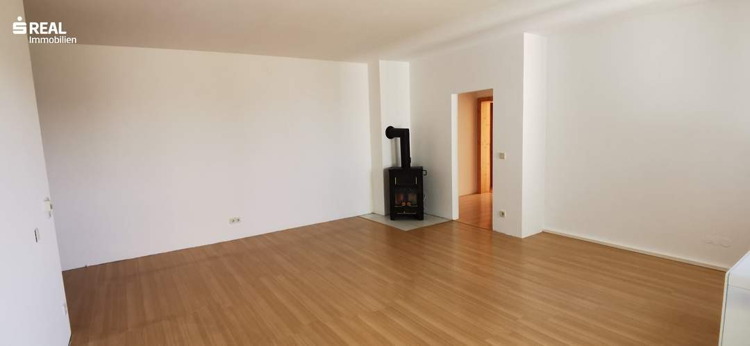 Top Lage - 4-Zimmer-Wohnung mit Loggia, Klimaanlage und Schwedenofen - unmittelbar beim Schulzentrum, Bahnhof und Stadtzentrum!
