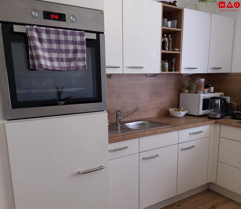 Einmaliges Angebot: preiswerte Starterwohnung mit Küchenablöse! Helle 1-Raum-Wohnung mit getrenntem Schlafzimmer im Erdgeschoß - ab Sommer verfügbar.