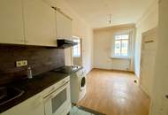 3 Zimmer-Wohnung ZUM SANIEREN, HELL und RUHIG!