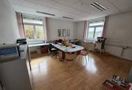 Bürogebäude nahe Haubiversum – Arbeiten mit Ötscherblick