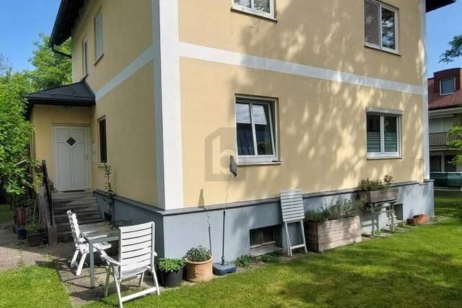 MEHRPARTEIENHAUS MIT ENTWICKLUNGSPOTENZIAL AUF GEWERBEGRUNDSTÜCK, Gewerbeobjekt-kauf, 940.000,€, 5020 Salzburg(Stadt)