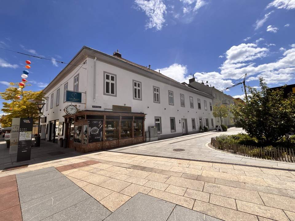 Für Pendler, Studenten, Citylover! 2-Zimmer-Wohnung in historischen Mauern | Vollausgestattete Küche | Innenhof-Terrasse | 3 Meter Raumhöhe | Großer Einlagerungsbereich | Bezugsfertig