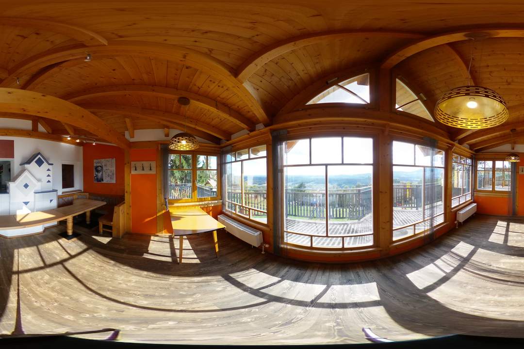Wohnen mit traumhaften Ausblick wo andere Urlaub machen – Vielseitiges Haus für Familien, Ferienwohnungen und vielen anderen Möglichkeiten.