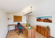 Klein aber fein - Praktisches Büro mit Stauraum und Balkon!