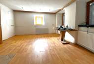 Haus mit Photovoltaik & Entwicklungspotenzial