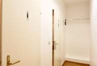 TOLLER BLICK über die MARIAHILFER STRASSE! Helles Büro mit sehr gutem Grundriss im 3. Liftstock