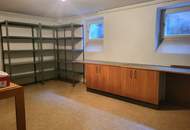 Ehemaliges Bankgebäude mit separater Wohnung im Obergeschoss