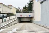 Großzügige 4-Zimmer-Dachgeschosswohnung mit Terrasse und Tiefgaragenplatz in absoluter Ruhelage nahe U-Bahn
