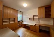 Gepflegte 4-Zimmer-Wohnung in beliebter Lage in St. Peter! Zwei Terrassen, Tiefgaragenplatz, Lift!