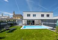 Neuwertige Doppelhaushälfte mit Keller, Garage 3 PKW- Abstellplätzen und Pool!
