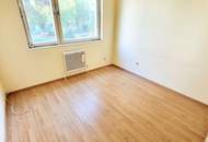 Absolute Grün- und Ruhelage! Gebraucht. Gepflegt. Geliebt! Perfekt aufgeteilte 3-Zimmer + separate Küche / 2 Balkone / Viele Möglichkeiten! Ruhig wohnen, gut leben!