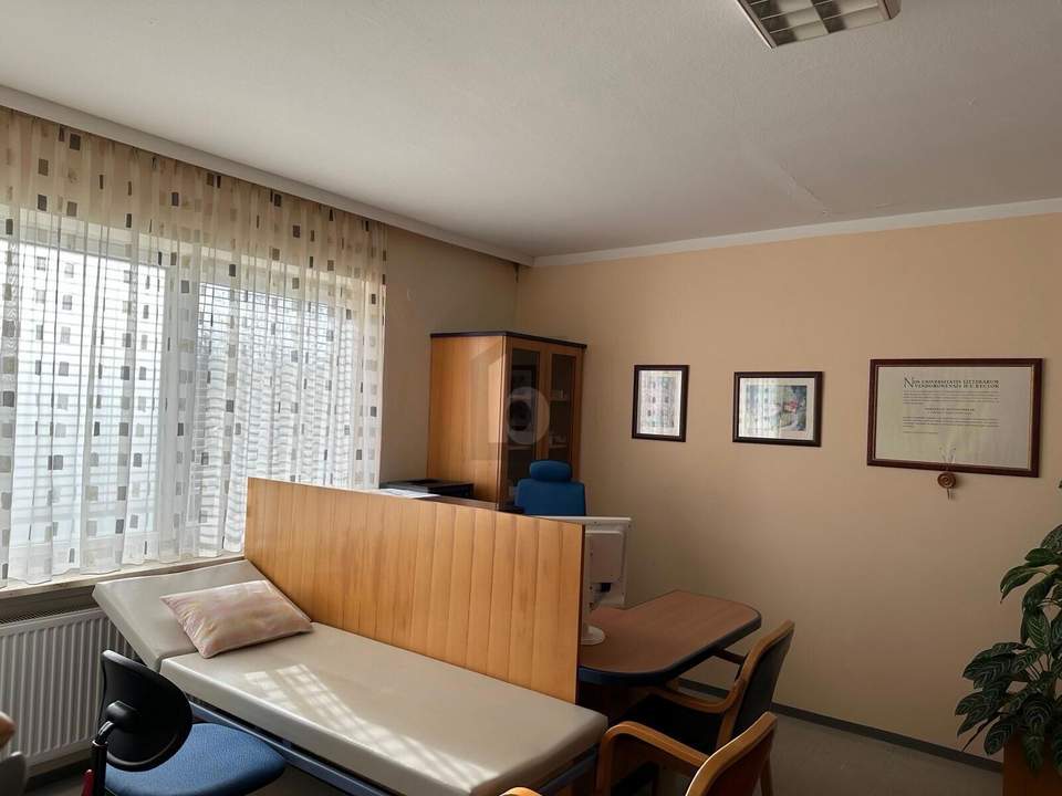 FLEXIBLE GEWERBEFLÄCHE IM ERDGESCHOSS ? IDEAL FÜR PRAXIS, BÜRO, COACHING UND VIELES MEHR