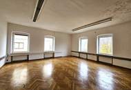 2-Raum Büro in historischem, ehemaligen Direktionsgebäude!