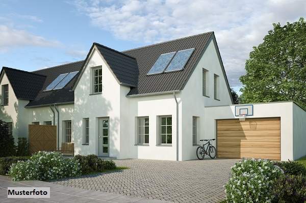 +++ Familienfreundliche Doppelhaushälfte mit Doppelstellplatz außen - ruhig & zentral +++