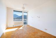 Frisch renovierte 2-3 Zimmer Wohnung mit Balkon und Tiefgaragenplatz im begehrten Salzburger Lichthaus