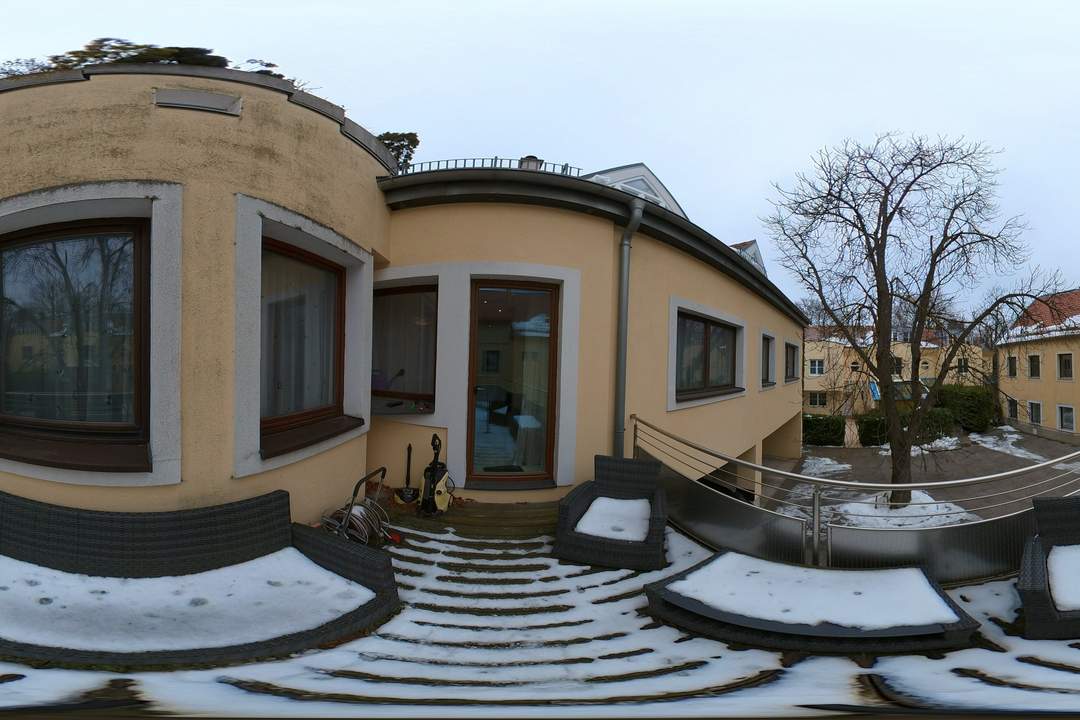 "Großzügige 215 m² Wohnung mit 35 m² Terrasse in Innenhoflage!"