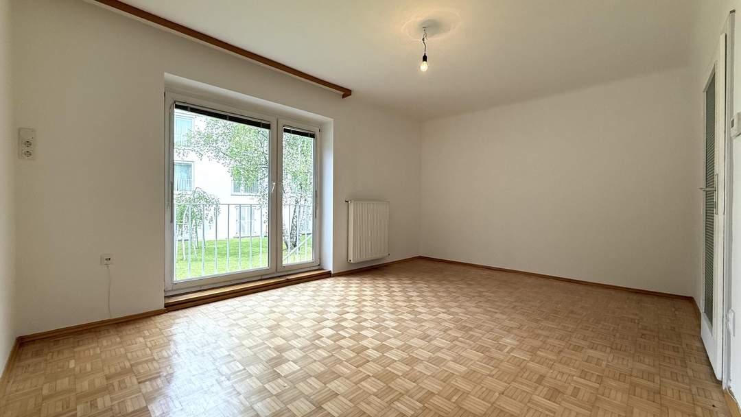 Ruhelage und Blick ins Grüne!!! Hübsche, großzügig geschnittene Neubauwohnung!!!