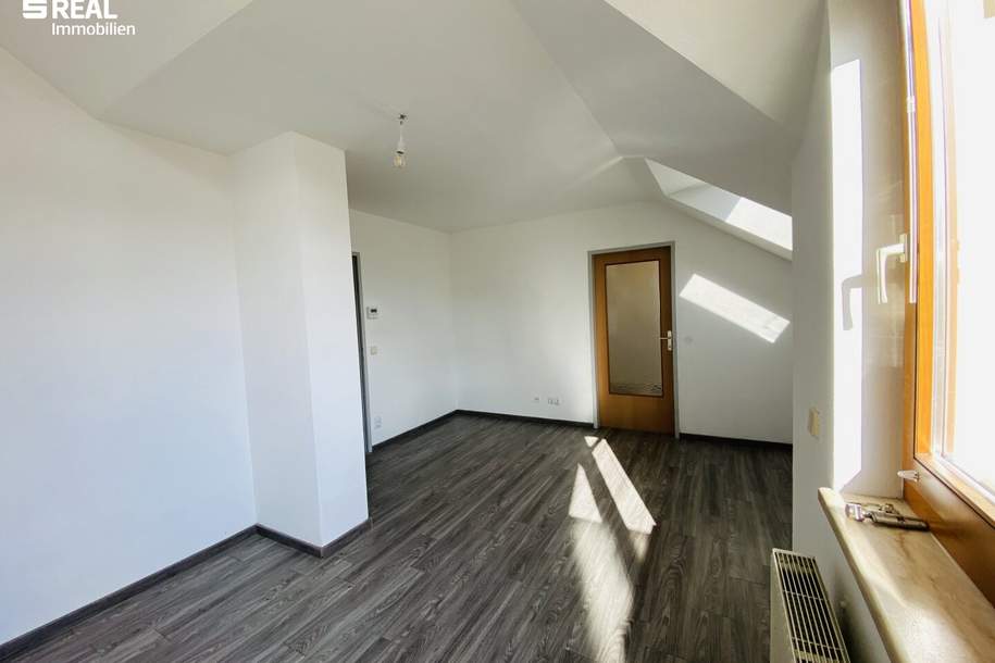 Dachgeschoßwohnung mit Balkon und Garage in Rif!, Wohnung-kauf, 269.000,€, 5400 Hallein