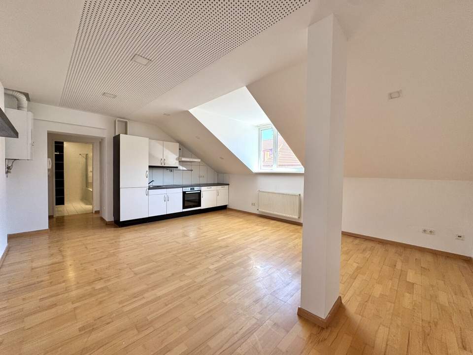 Dachgeschosswohnung zum Schnäppchenpreis - Nahe Klinik Donaustadt