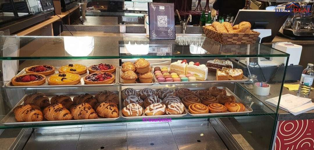 Cafe/Restaurant mit Schanigarten