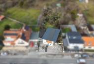 Baumeisterhaus in ökologischer Bauweise, Naturgarten, Photovoltaik