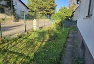 SANIERT: Kleinhaus mit Dachboden auf großem Grundstück in ruhiger Gegend