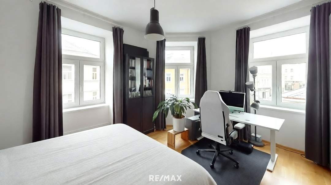 2-Zimmer-Eckwohnung mit Altbauflair in top saniertem Altbauhaus