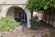 Außergewöhnliches Einfamilienhaus mit zwei Wohneinheiten, großem Garten und Gästehaus in Leobendorf