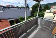 Helle 2,5-Zimmer Wohnung mit überdachtem Balkon