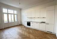 Großzügige 5-Zimmer-Altbauwohnung mit moderner Küche und Loggia