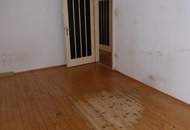 Ältere renovierungsbedürftige Wohnung