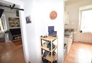 Renovierter Altbau mit großer Raumhöhe in Ruhelage