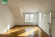 Helle Dachgeschoss-Wohnung mit West-Terrasse in ruhiger Seitengasse der Wattgasse und Hernalser Hauptstraße