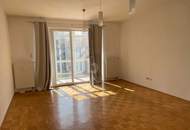 HELLER WOHNHIT MIT LOGGIA