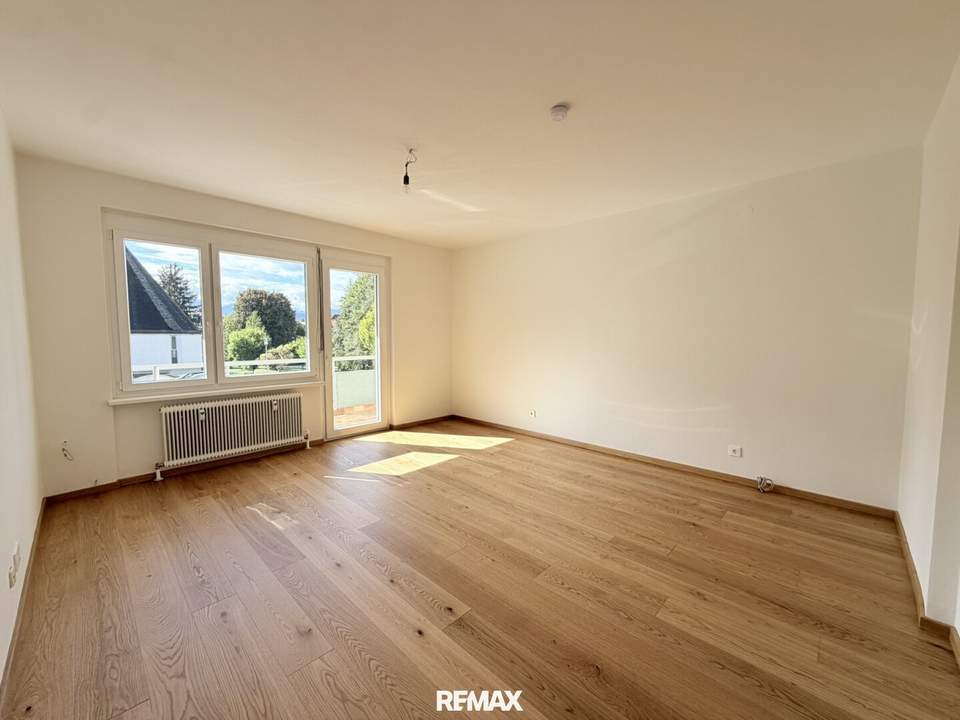 Top-Lage: Helle 4,5-Zimmer-Wohnung mit Loggia und Balkon am Fuße des Kreuzbergls