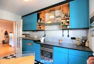 2 Zimmer + Loggia mit tollem Ausblick (4. Liftstock) + separate Küche, Garagenplatz inkl.