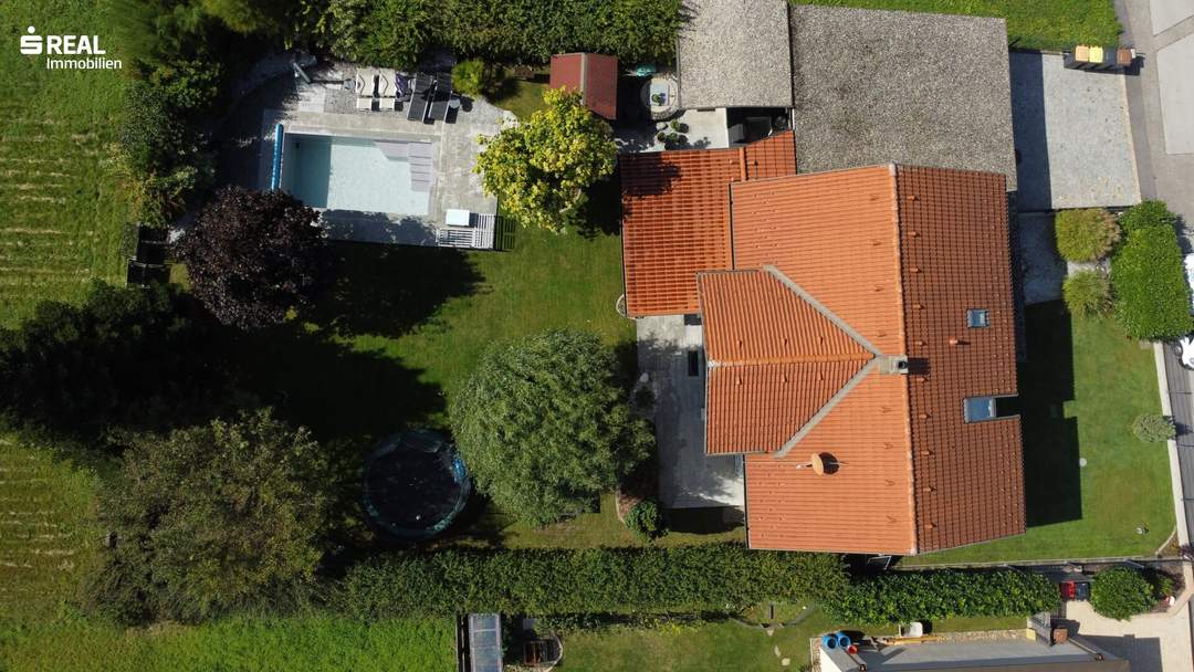 Top saniertes Einfamilienhaus mit Pool