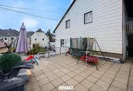 Gepflegtes Wohnhaus mit zwei Wohneinheiten, Terrasse und Doppelgarage im Zentrum von Sierning!