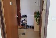 Viel Platz für Ihre Familie! Gemütliche 4-Zimmer Wohnung mit großer Loggia umgeben von Grünflächen! Beste Infrastruktur!