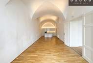 | STILVOLLE 2-ZIMMER-ALTBAUWOHNUNG | 2. OG | ca. 76,21m² | BESTLAGE | HAUPTPLATZ | INNENSTADT