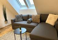 *MÖBLIERTE DG-WOHNUNG* mit herrlichem Balkon und Klimaanlage
