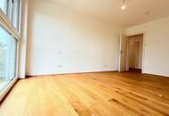 Sonnengeküsste 4 Zimmerwohnung mit Terrasse und Erstbezug!