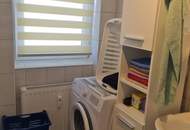 Sonnige, schöne 2 Zimmer Wohnung mit großem Balkon