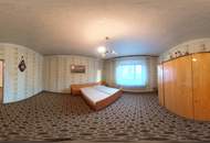 Bauernhaus mit Nebengebäude im Pinkatal