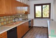 Eleganter "Retro-Style" - Großzügige, sonnige, ruhige Wohnung mit Süd-Loggia! 2 Garagenplätze!